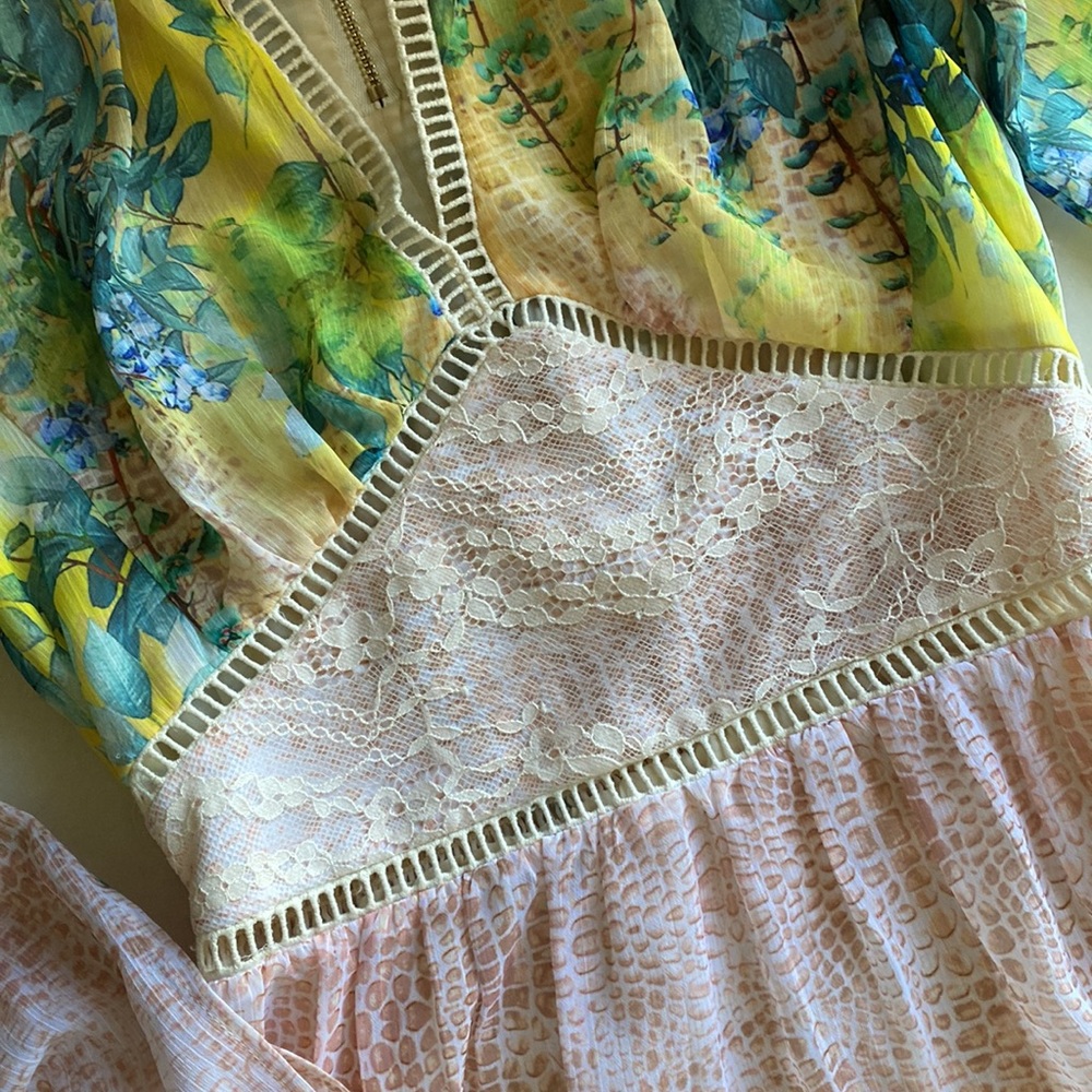 ♥️… Bebe Floral Top - Picture 4 of 7